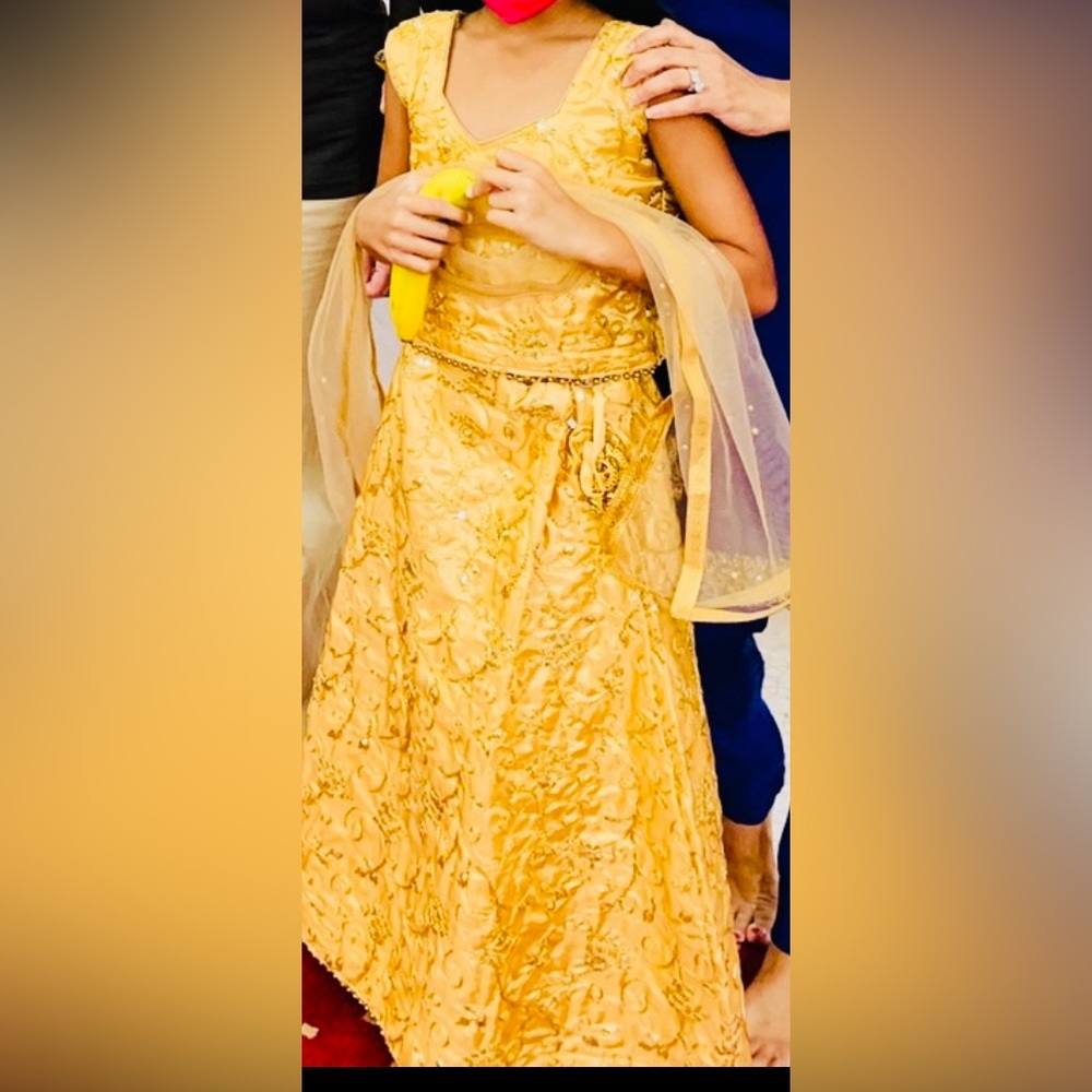Girls Indian outfit /lengha